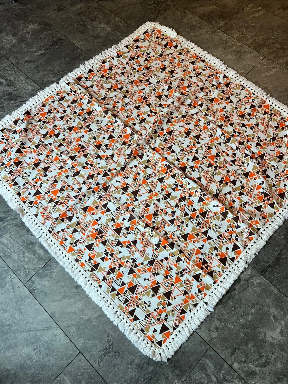 Vintage 1970’s 4’ square (47”) retro Atomic  print cotton fringe tablecloth MCM